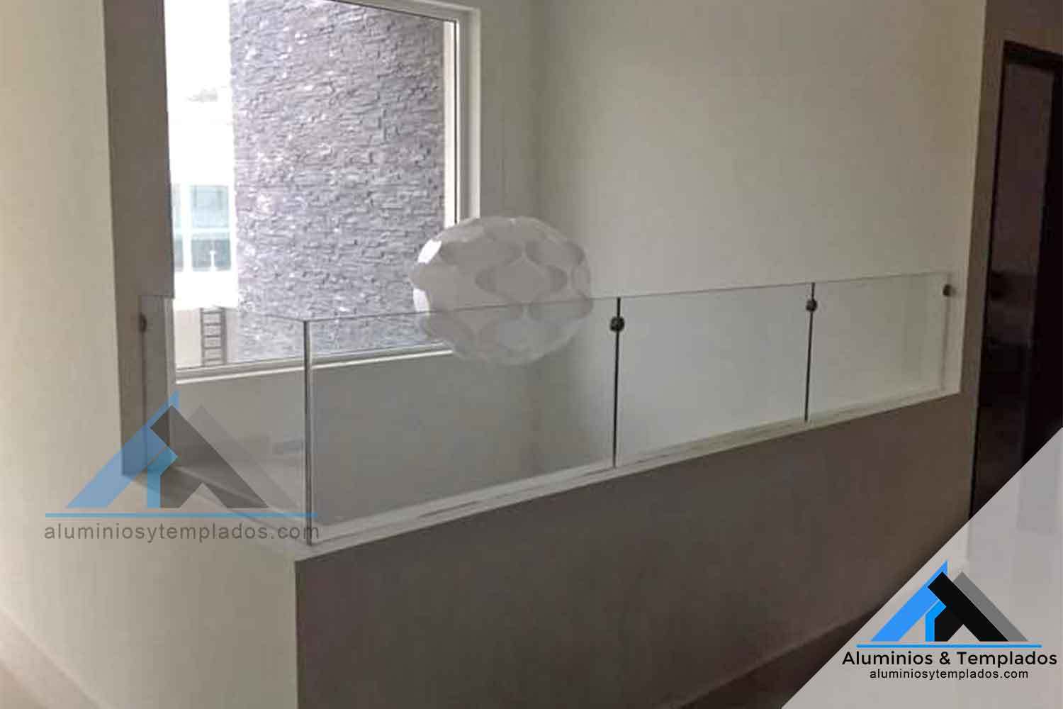 sequía portón Prescribir Galería de barandales y vidrio templado en Monterrey